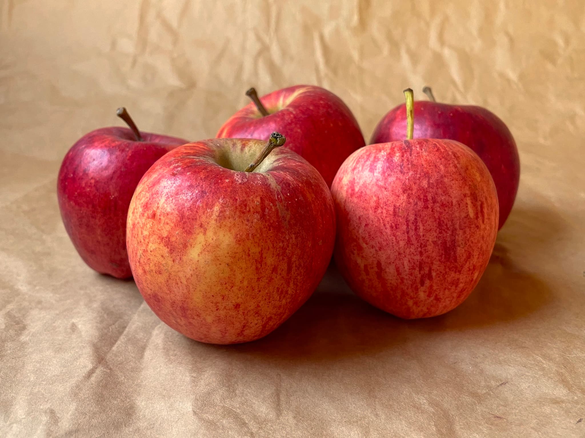 Apples - approx 600g